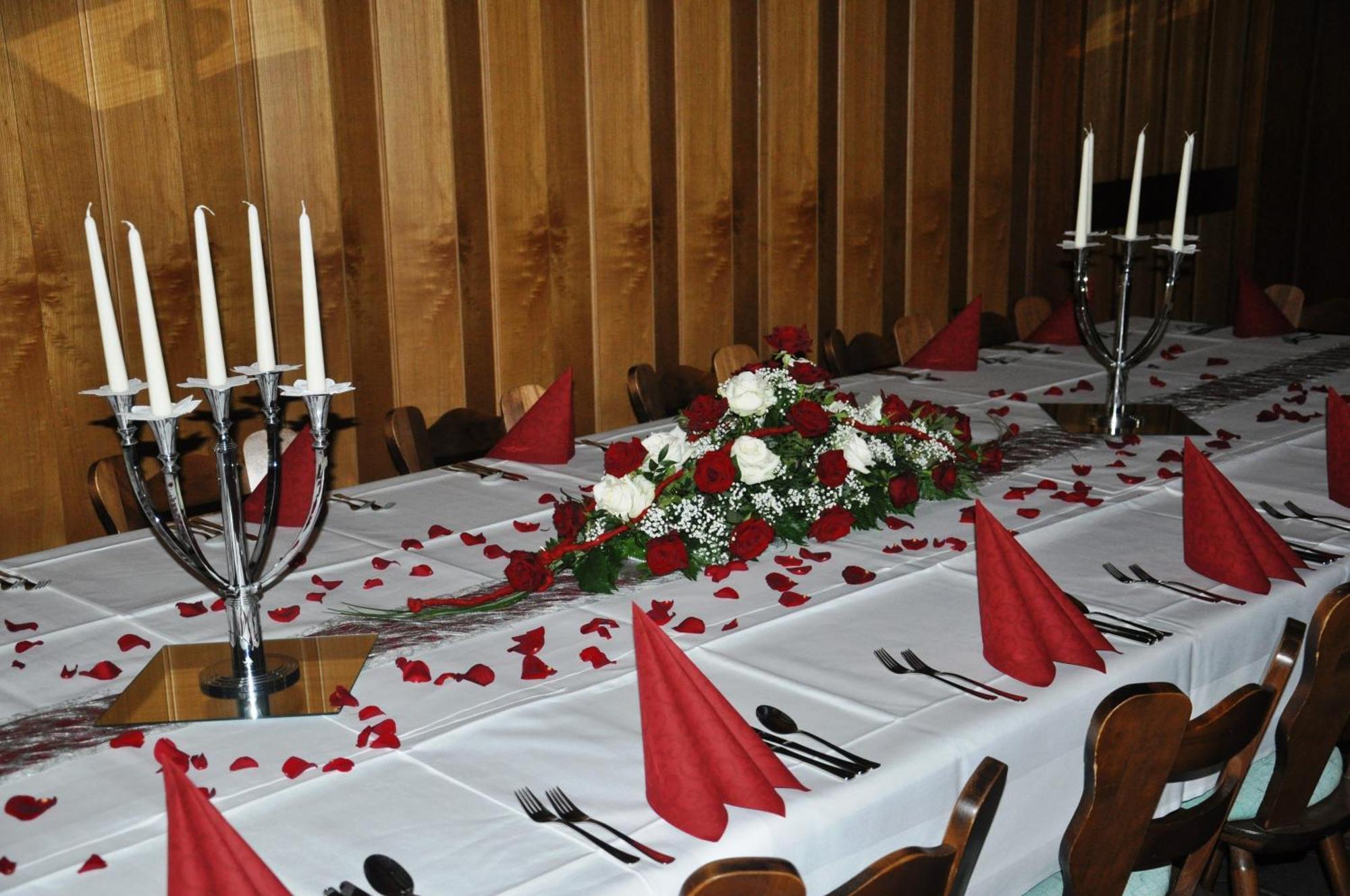 Gasthof Liederhalle 알렌 외부 사진